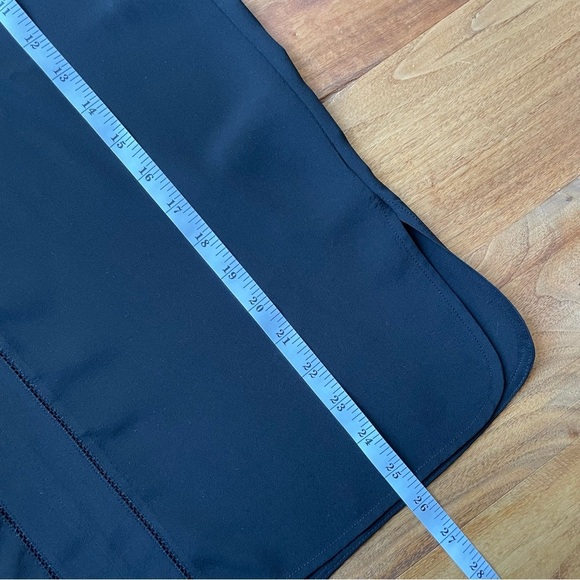 Vince V-neck Split Neck Cap Sleeve 100% Silk Black Minimalist Neutral Blouse Top - Picture 10 of 11